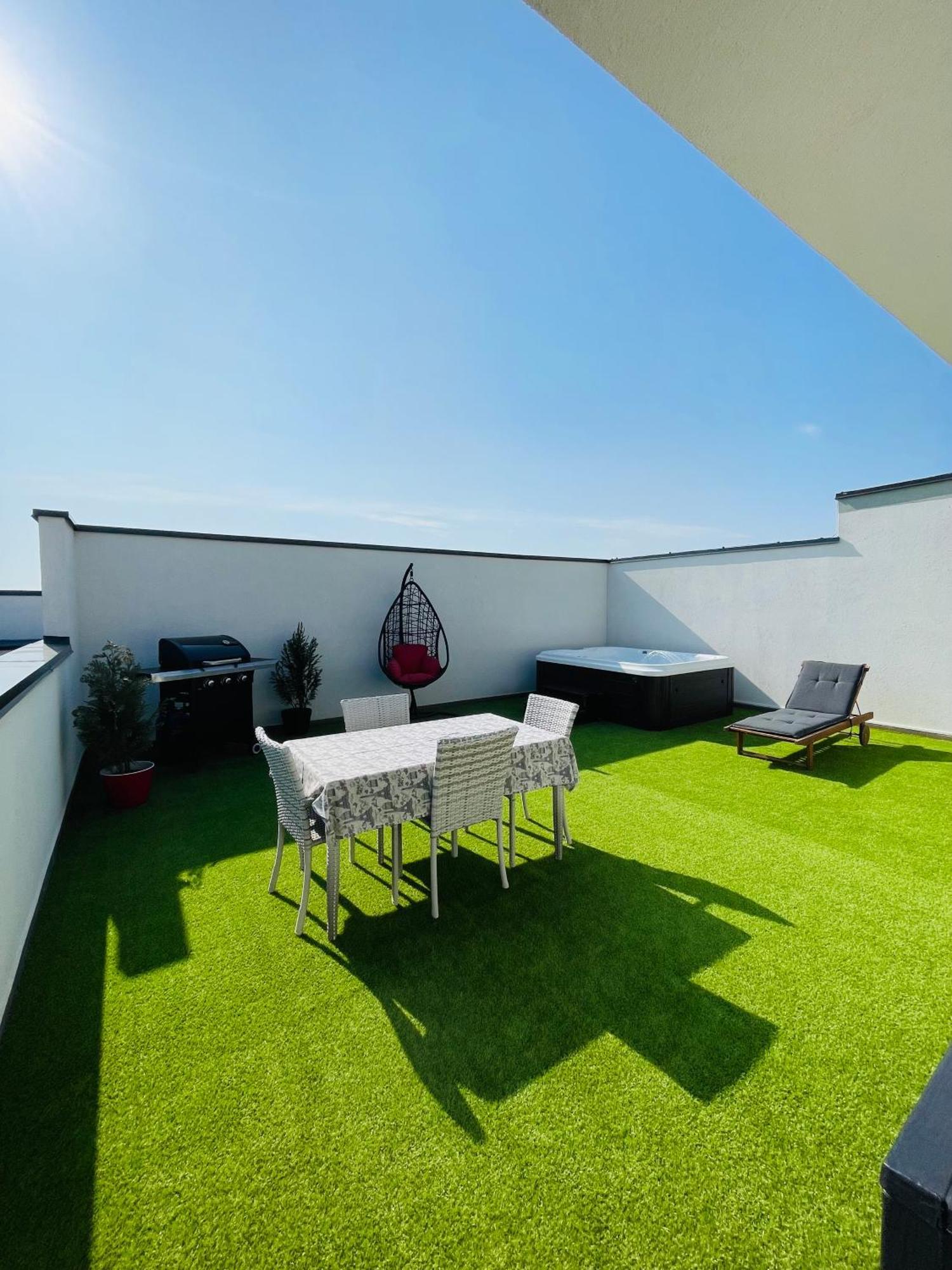 Luxury Penthouse Belvedere *